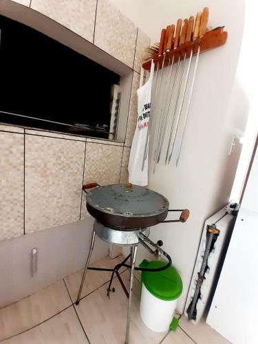 Casa Grande Com Amplo Terreno Em Imb�