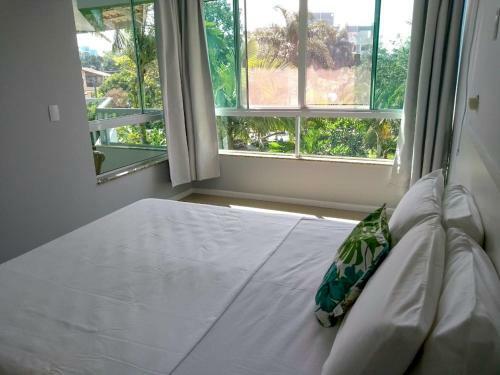 Apartamento Praia De Bombinhas Res Solar Das Brom�lias