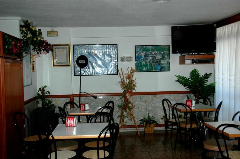 Hostal Pensi�n Venecia Y Montecarlo