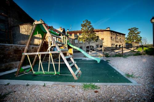 Apartamentos Tur�sticos Mallos De Huesca