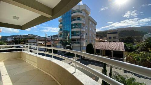 Confort�vel Apartamento 3 Quartos Na Praia De Bombas