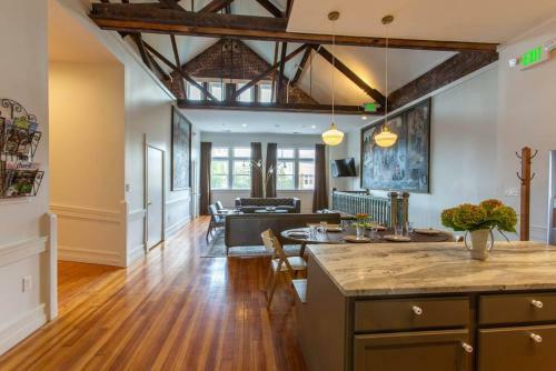 Highland Station At The Bellwether Hotel