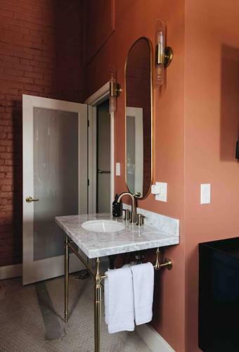Posada Rosewood Suite 202 At The Bellwether Hotel