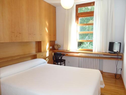 Hotel Restaurante Marronc�n