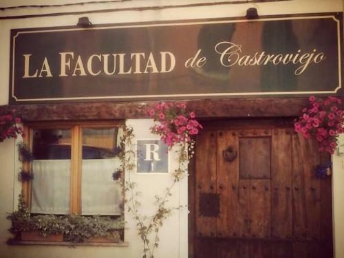 Hostal Casa Rural La Facultad De Castroviejo