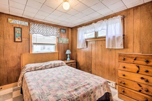 Cozy Hampton Cottage With Bbq - Walk To Ocean!