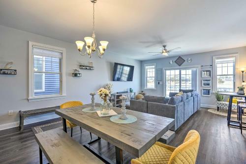 Chic Getaway With Hot Tub - Half-mi To Beach!
