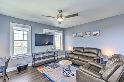Chic Getaway With Hot Tub - Half-mi To Beach!