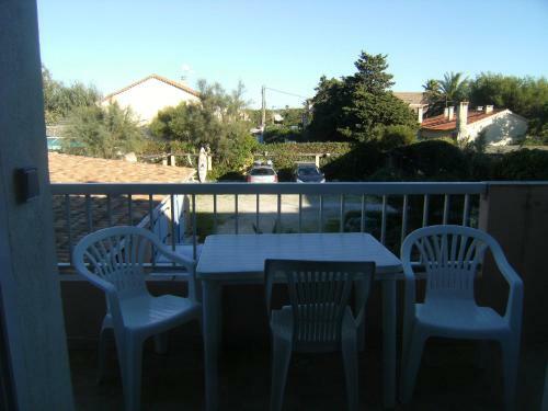 Apartamento Studio Avec Terrasse Amenagee Et Wifi A Hyeres