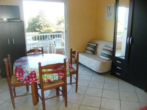 Apartamento Studio Avec Terrasse Amenagee Et Wifi A Hyeres