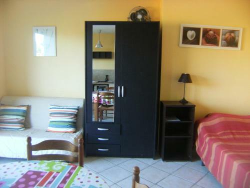 Apartamento Studio Avec Terrasse Amenagee Et Wifi A Hyeres