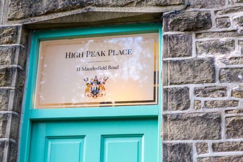 High Peak Place - Spacious Whaley Bridge Townhouse