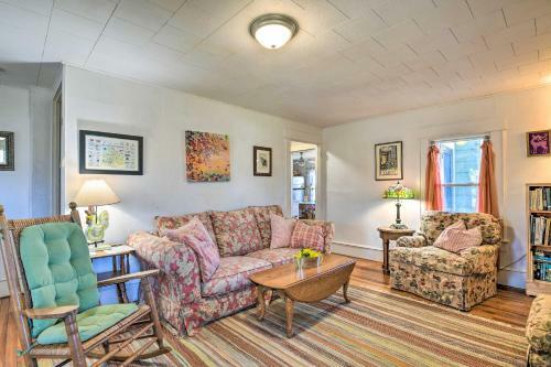 Narrowsburg Farmhouse Hideaway On 2 Acres With Pond!