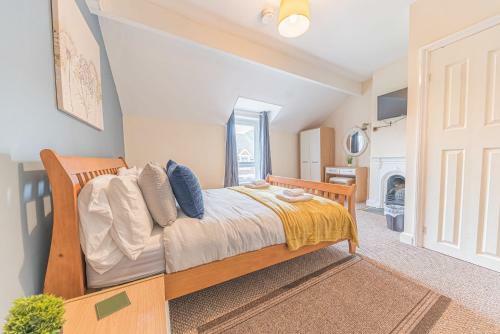 Central Location 5 Private Ensuite Bedrooms Great For Work Or Play