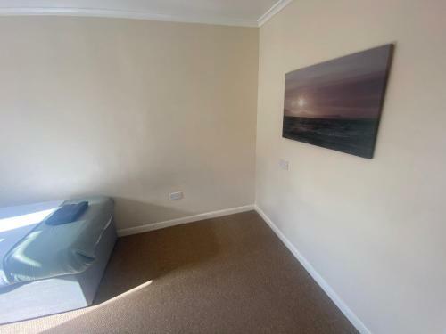 Cheerful 3 Bedroom Semi Detached House