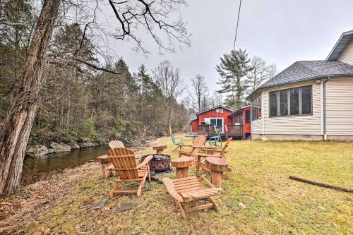Luxe Creekside Lodge With Movie Theater And Deck!
