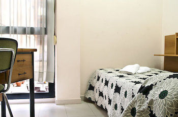 Hostal Residencia Universitaria Sant Agust�