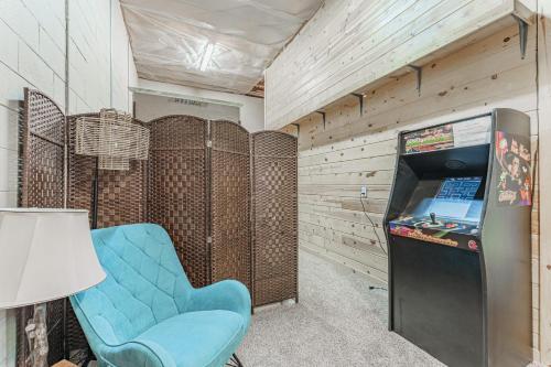 Powdermill Lodge Hot Tub Arcade Fire Pit