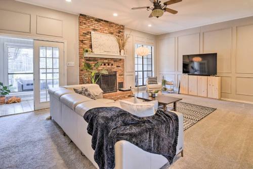 Grand Prairie Duplex Home About 5 Mi To Stadiums!