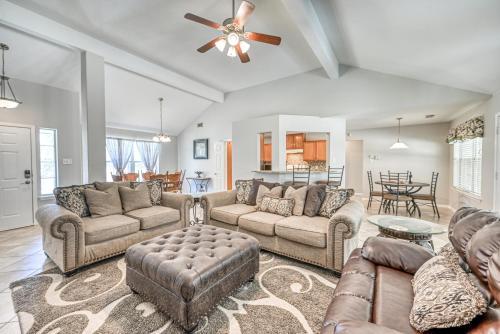 Beautiful And Well Appointed Home With Fireplace!!