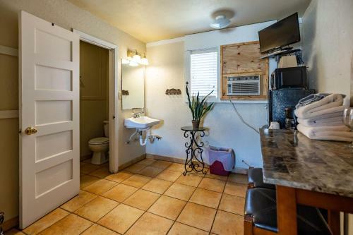 Hotel The Historic Leakey Inn