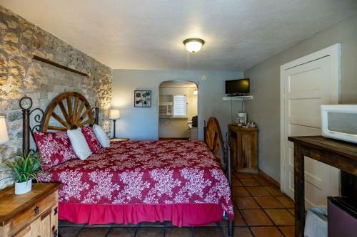 Hotel The Historic Leakey Inn