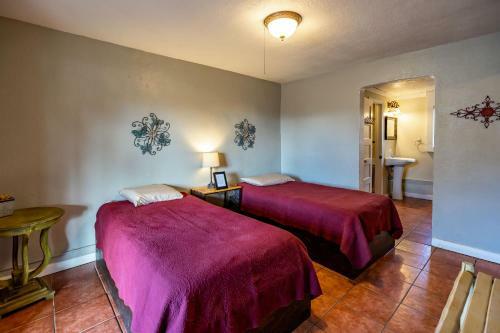 Hotel The Historic Leakey Inn