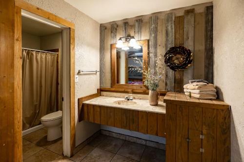 Hotel The Historic Leakey Inn