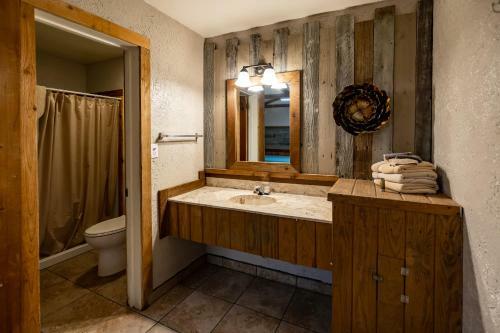 Hotel The Historic Leakey Inn