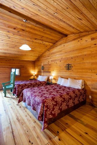 Hotel The Historic Leakey Inn
