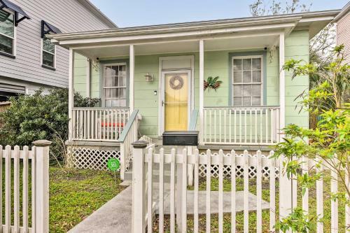 Charming Galveston Home Less Than 1 Mi To Seawall!