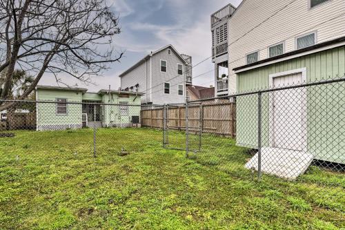 Charming Galveston Home Less Than 1 Mi To Seawall!