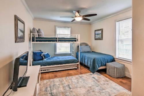 Charming Galveston Home Less Than 1 Mi To Seawall!
