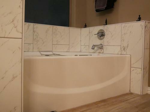 Luxury 3bd 3 1/2 Bath In Heart Of Houston!