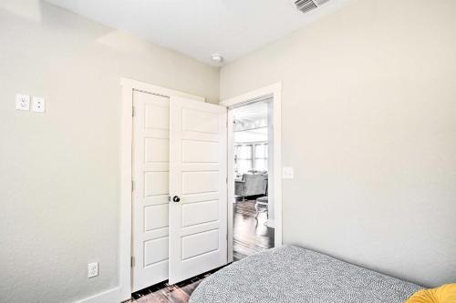 Pet-friendly San Antonio Home With Deck And Yard!