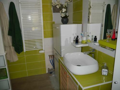 Jolie Maison Lac De Sesquiers