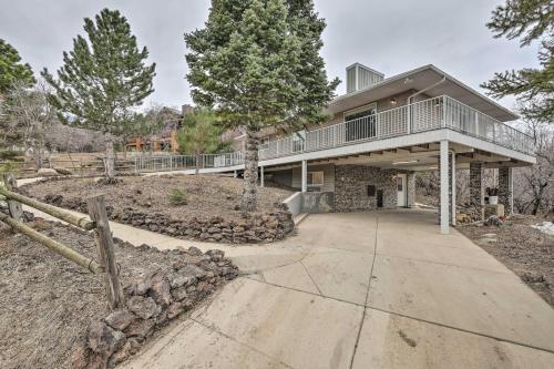 Peaceful Pine Valley Home With Deck And Mtn Views