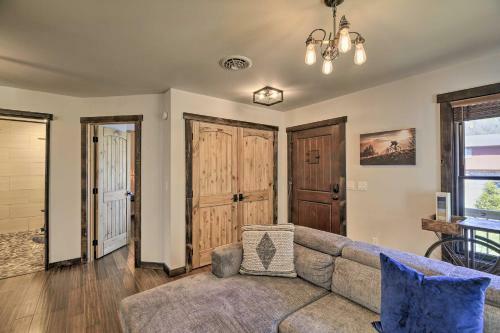 Cozy Damascus Cottage With Outdoor Amenities