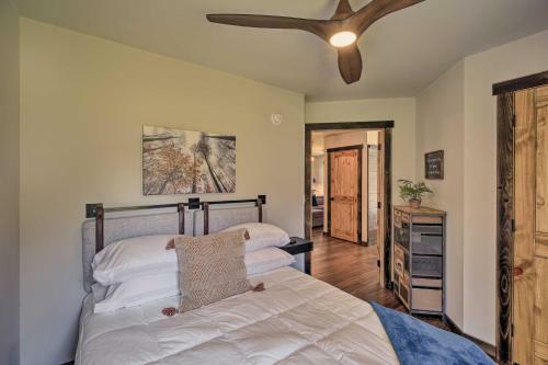 Cozy Damascus Cottage With Outdoor Amenities