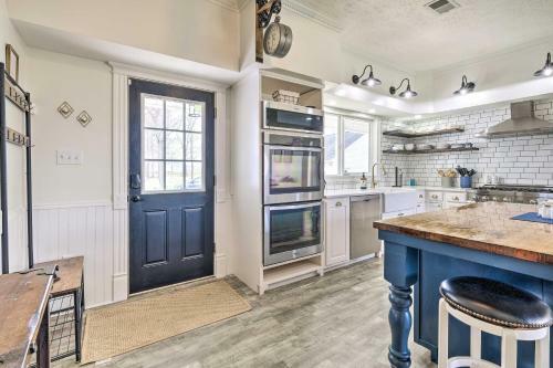 Lush, Modern Farmhouse With Mtn Views And Sunroom