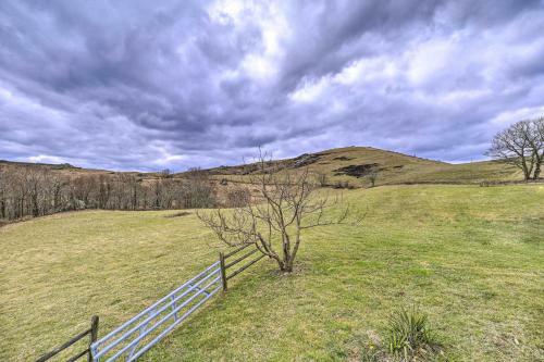 Apartamento Scenic, Authentic Cabin With Sweeping Mtn Views