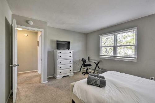 Norfolk Home With Private Yard - Walk To Beach!
