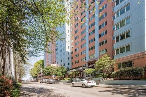 Apartamento Modern Coastal Downtownking Bedwork Deskkitchen