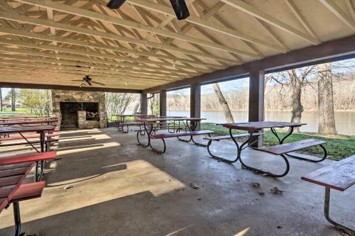 Harpers Ferry Home With Hot Tub, Walk To River!