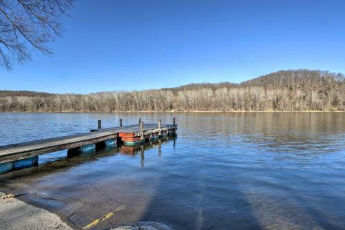 Harpers Ferry Home With Hot Tub, Walk To River!