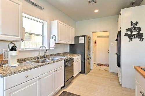 Prismatic Padre Island Escape On Canal Front!