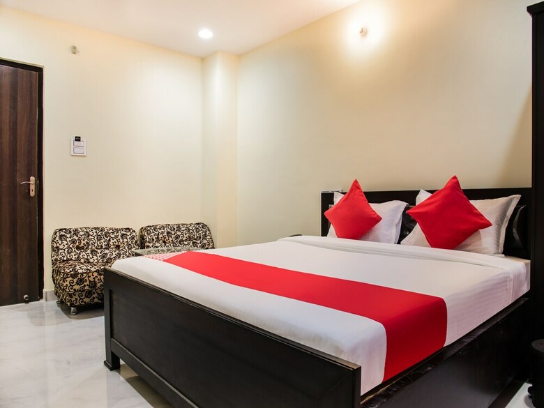 Hotel Oyo 29179 The Biztel