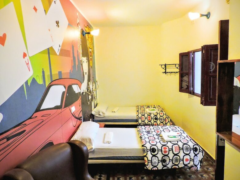 Hostal Home Youth Hostel By Feetup Hostels