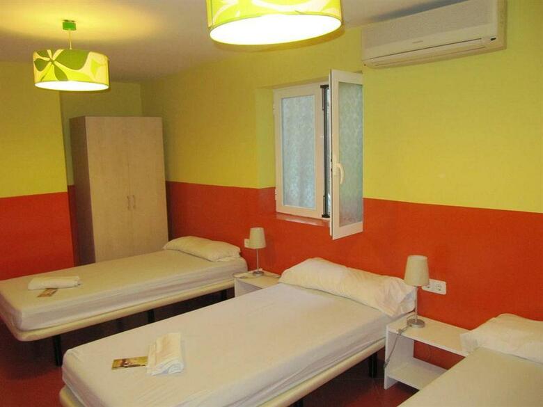 Hostal Feetup Garden House
