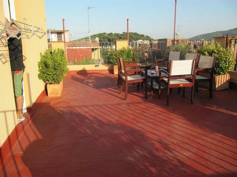 Hostal Feetup Garden House